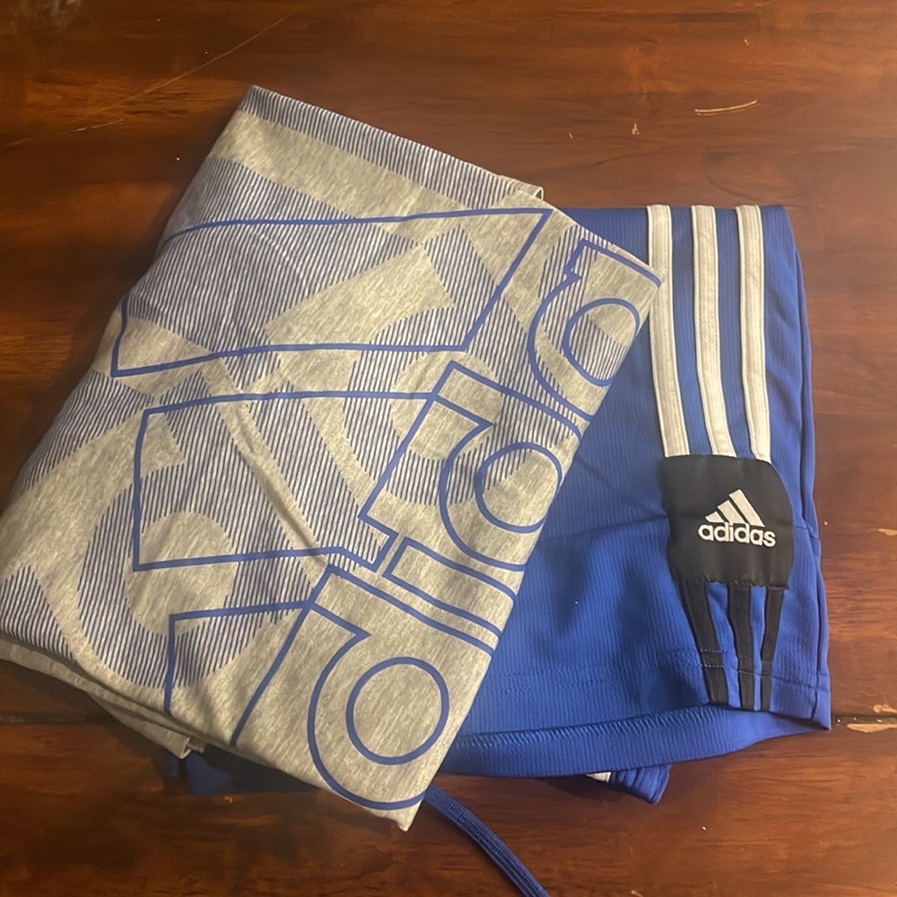 Boys adidas shorts / shirt combo
